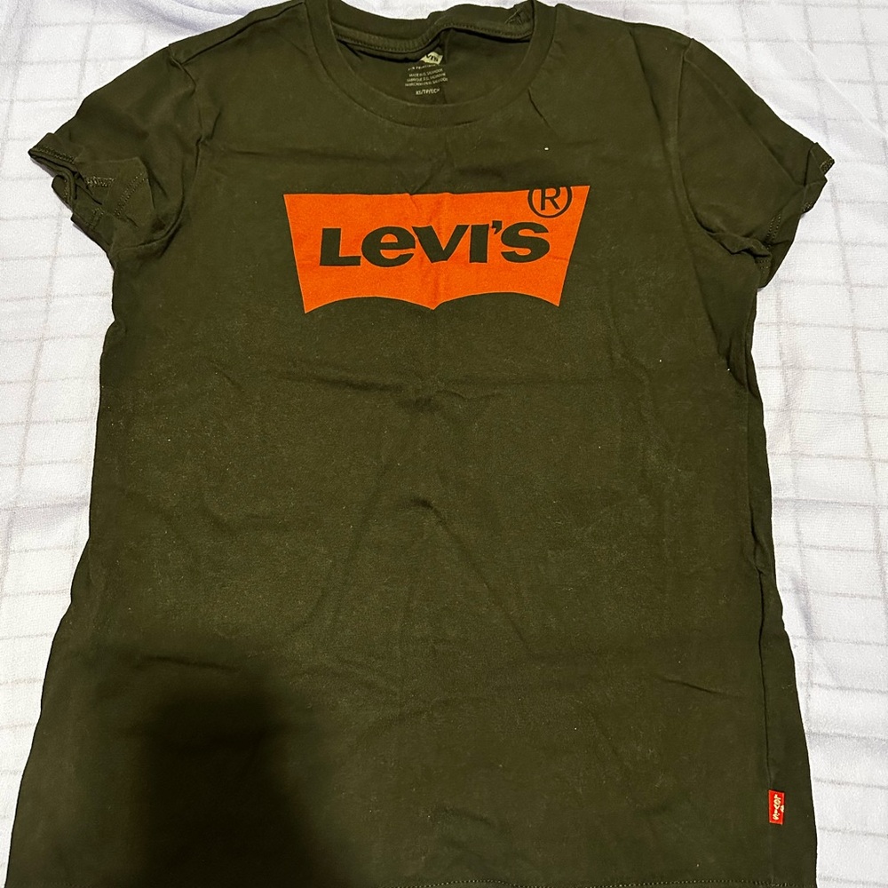 Levi's Black and Red Short Sleeve Tee with Iconic Logo